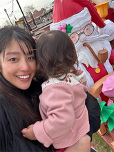 岡副麻希「思いつきでドイツ村に」、1歳娘と大はしゃぎする“母娘”ショットを公開