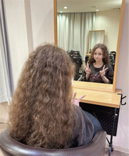 15歳ブラジル生まれアイドル、‟縮毛矯正”ビフォアフが万バズ「お人形さんみたい！」「天使」