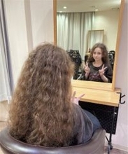 15歳ブラジル生まれアイドル、‟縮毛矯正”ビフォアフが万バズ「お人形さんみたい！」「天使」