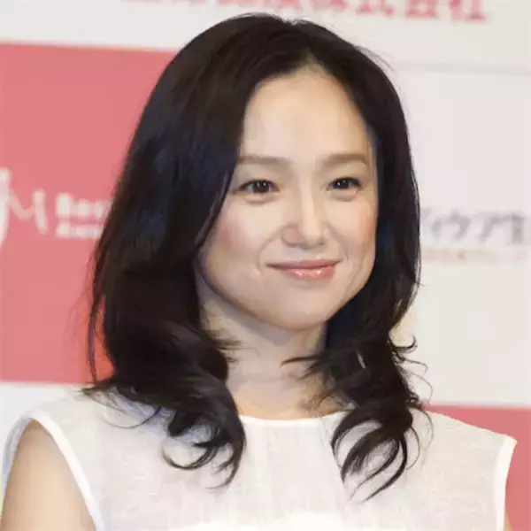 永作博美『時すでにおスシ!?』に見る「50代女優が主演を張る」ドラマ界の“変化”
