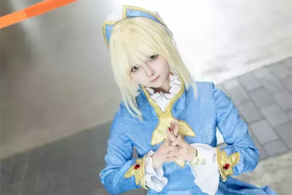 「布を３、４回染め直した」アイドル衣装職人が挑んだ宝鐘マリン“ナリリシャ”コス