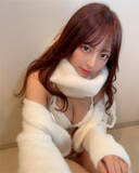 「「一緒に冬過ごそ？」竹内星菜、白ニット×ランジェリーの上目遣いショットにファン悶絶」の画像1