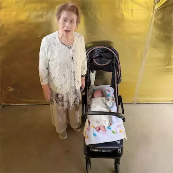 41歳で第1子出産misono、93歳祖母と愛息の"ひ孫ショット"に反響「おばあちゃま若い」