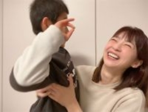 38歳セント・フォースアナ、6歳息子の誕生日に‟密着”ショット公開「お母さんしてますね～」