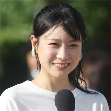 重盛さと美、37歳の今が最強か　自費出版写真集が異例の増刷「若返り続ける理由」