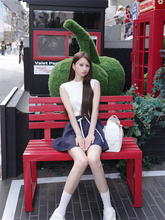 ダレノガレ明美、白トップス×ミニスカ姿で韓国グルメを堪能「食べすぎブタゴリラ」