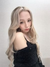 Netflix『ラヴ上等』“Baby”ことユリア、10代ぶりスーパーロングに反響「一番推し」