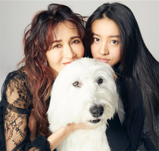 Koki,「世界一のママへ」母・工藤静香の誕生日を祝福　愛犬と添い寝するおちゃめな姿も公開　