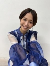 「前髪長くなって…」渡邊渚、前髪センター分けスタイルの最新ショット公開