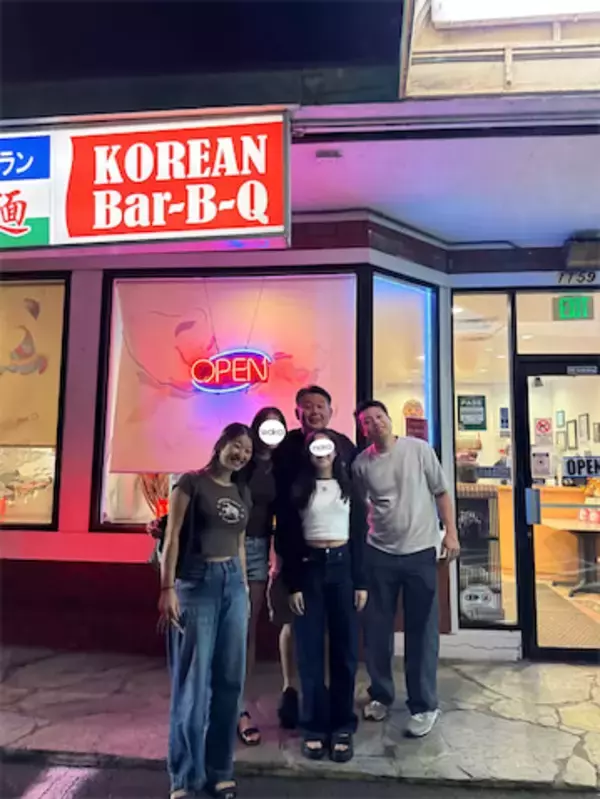 元横綱・花田虎上の妻、家族でハワイ旅行を満喫「娘の助手席に初めて乗ったパパ」にしみじみ