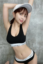 竹内星菜、ほっそりくびれ際立つランジェリーショットに「フェチの寄せ集め」の声