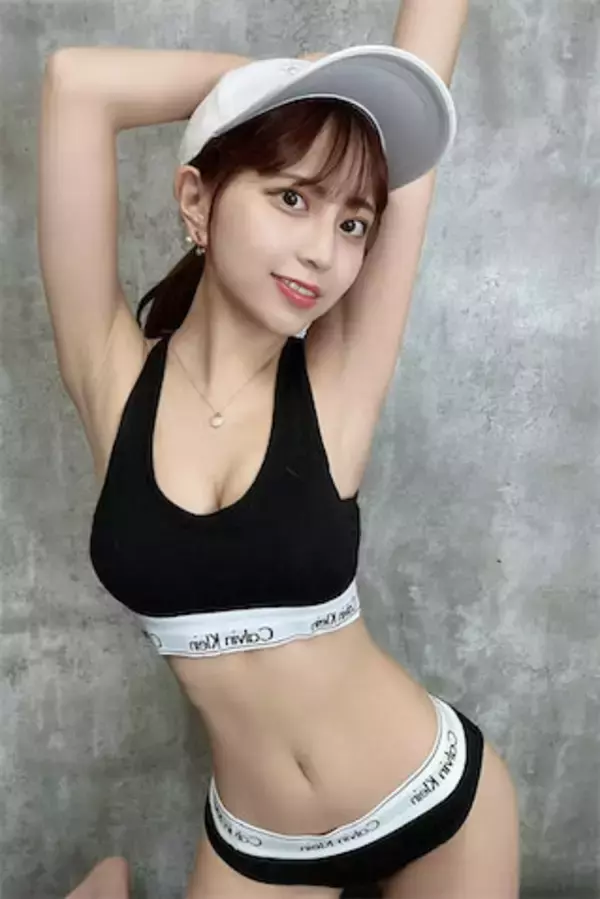 竹内星菜、ほっそりくびれ際立つランジェリーショットに「フェチの寄せ集め」の声