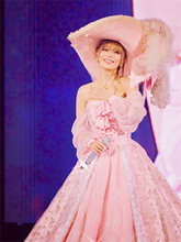 浜崎あゆみ、瞬きを忘れるほど美しい“ピンクドレス”姿を披露「お姫様すぎ」「可愛い」