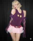 「TWICE モモ、美スタイル際立つ9周年記念ファンミオフショット公開」の画像1