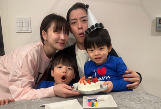 あいのり･桃、6歳下夫の誕生日に愛爆発　お揃い‟ラブTシャツ”に反響「一番幸せな家族の形」