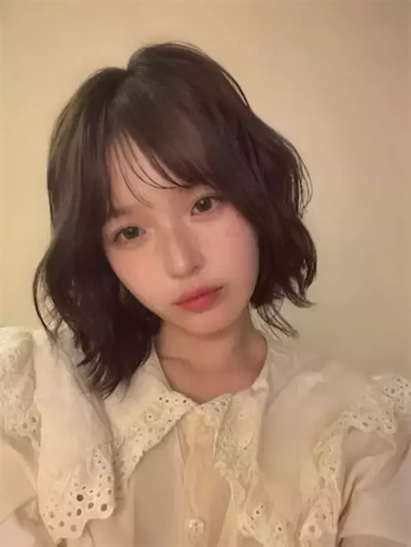 豊嶋花、ショートボブ×そばかす風メイクのセルフィー公開「大正解」「可愛すぎる」