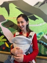 29歳TBSアナ、抱っこ紐を使って我が子とお出かけ「抱っこ紐ってこんなに楽なのか！！」