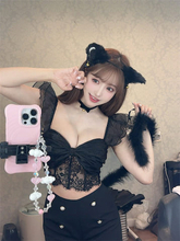 三上悠亜、山なり谷間にドキッとする黒猫コスプレ姿を披露「この黒ネコちゃん飼いたい」