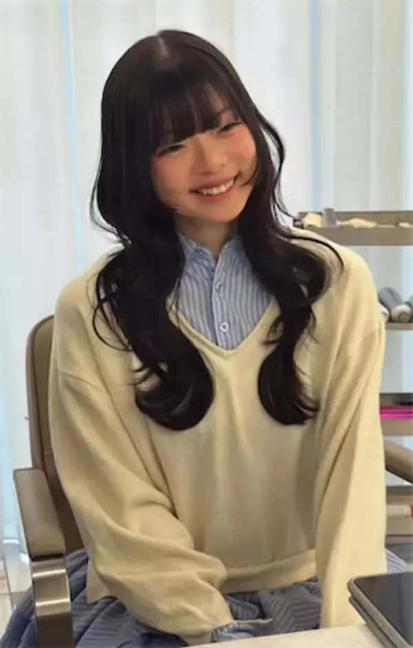元‟小学生ホスト”の高1妹、アイドル級の大人っぽヘアを公開「ママに似て素敵な女性になっていくね」