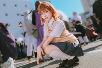 SNS総フォロワー700万人超のインフルエンサーむめい　ライブ・ファッションショー・コスプレ2着で駆け抜けた一日