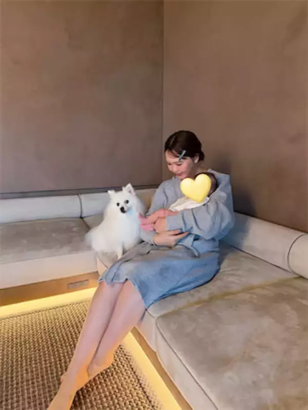 藤田ニコル、愛娘と那須でリラックス　産後の美スタイルに「こんな綺麗なの」「若返ってない？」