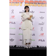 櫻坂46 山﨑天がスニーカーベストドレッサー賞を受賞「おばあちゃんになっても愛用したい」