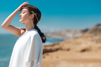 谷まりあ・美しすぎるウエディングドレス姿が公開、理想の結婚相手は「嘘つかない人！」