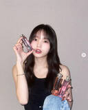 「本田真凜、ツヤリップが目を引くセルフメイクショットが「メロ過ぎる」と話題」の画像1