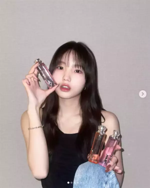 本田真凜、ツヤリップが目を引くセルフメイクショットが「メロ過ぎる」と話題