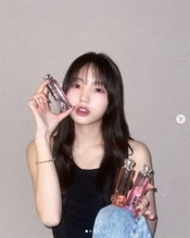 本田真凜、ツヤリップが目を引くセルフメイクショットが「メロ過ぎる」と話題