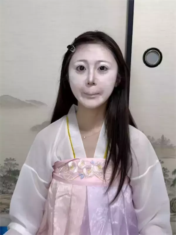 【衝撃ビフォアフ】美人TikTokerが白塗り→中華美女に変身「可愛すぎ」「レベル高」