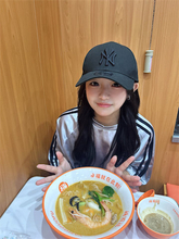 14歳JCインフルエンサー・なな、ラフ私服姿で麻辣湯をパクリ「顔小さすぎ」「天使」
