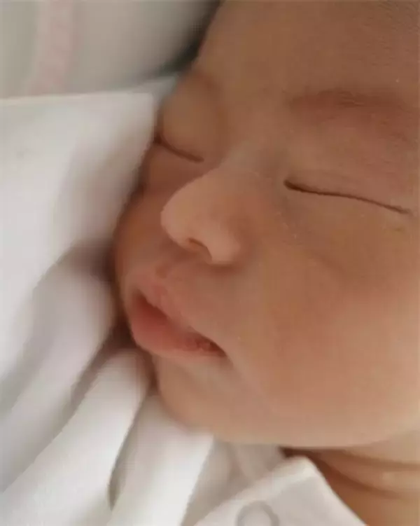 29歳ライフスタイル系インフルエンサー、第一子の出産を報告「ちょっとだけ小さめboyです」