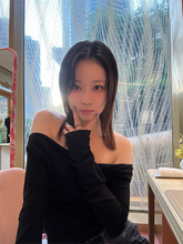 「指輪買っちゃった」重盛さと美の最新ショットに驚きの声「また若返ってる」「年齢バグってる」