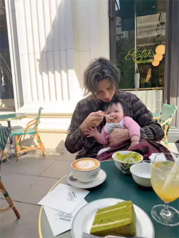 アレクサンダー、妻・川崎希にまさかのツッコミ「離乳食を家の食器で!?」