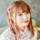 「1st写真集が発売、安斉かれん「イチオシは沖縄のプールで泳ぐカットです」」の画像1