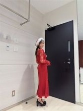 森香澄、サンタ帽×全身赤コーデの“クリスマス”衣装姿を公開「相変わらずの天使」