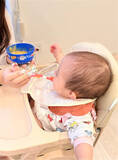 「「希空が食べさせてくれたよ」杉浦太陽、次女・夢空ちゃんの離乳食タイムを公開」の画像1