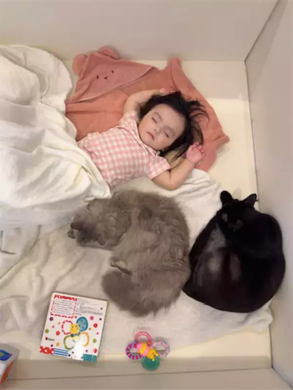 川崎希、次女・グーちゃんの“すやすや”寝顔公開「来月に1才になるなんて、あっという間でびっくり」