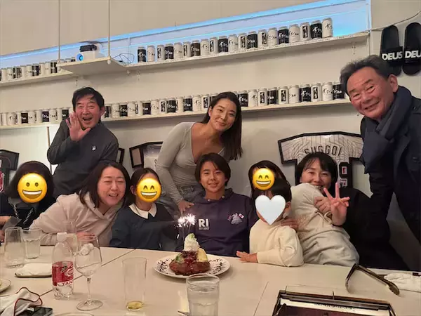 東尾理子、13歳長男を“顔出し”公開で誕生日を祝福「イケメンでびっくり」「凄い整ってる」