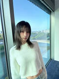 「「全部が可愛すぎる」重盛さと美、ミディアムヘアにイメチェン！ほっそりウエストもチラリ」の画像1