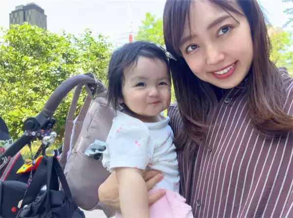 川崎希、次女・グーちゃんの‟ご機嫌”寝起きショットを公開「起きたてからニコニコ」