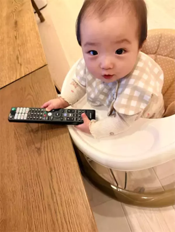 杉浦太陽、次女・夢空ちゃんの‟リモコン好き”にほっこり「返してくれますか？w」