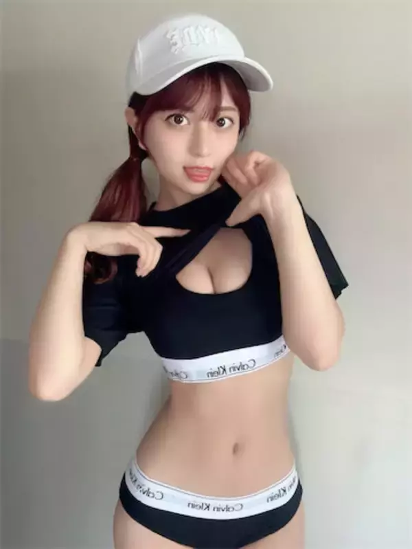 「こーゆーのすき？」竹内星菜、男心をくすぐる美谷間チラ見せショット披露