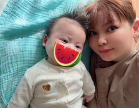 「ますます見張らないと！」中川翔子、双子次男の“寝返り成功”を報告　長男は「ずっとママみて笑ってる」