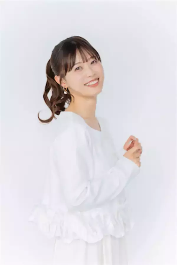 ABEMA西澤由夏アナ、「サラダだけの生活とか私には本当に無理」食事制限ナシの自然体で挑んだ1st写真集