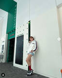 「王林、抜群スタイルで着こなす衣装ショットに絶賛の声「カッコよすぎやん」」の画像1