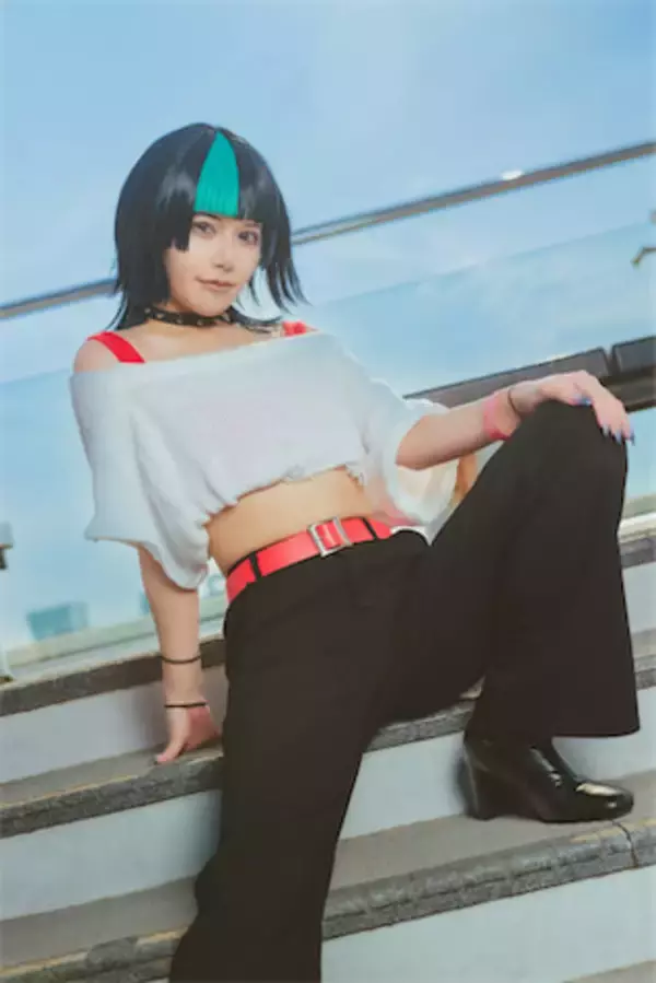 スタイル抜群の26歳が『呪術廻戦』でコスプレデビュー「メイクを何度も練習して臨みました」
