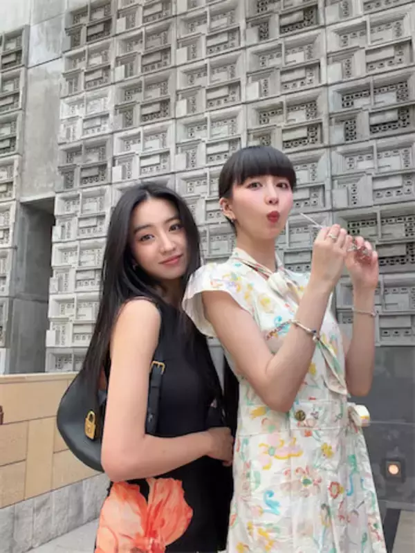 Cocomi、妹・Koki,との"真反対"ショット公開「筋肉質と中性脂肪」ユーモアあふれる投稿に反響