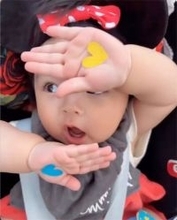 川崎希、生後7カ月次女が‟歌って踊る” 可愛すぎるAI動画に反響